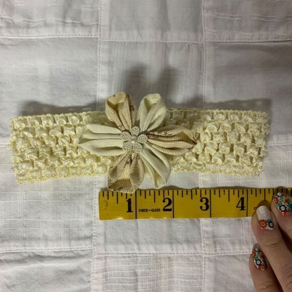 Handmade Infant Headband Cream Band Beige Flower Center Size 0-3 Months B262 - Picture 3 of 8
